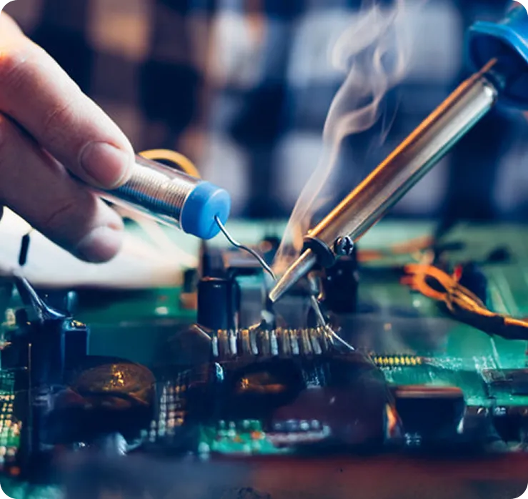 Soldering process of a rigid-flex PCB, highlighting Pioneer Circuits’ precision assembly and fabrication services.